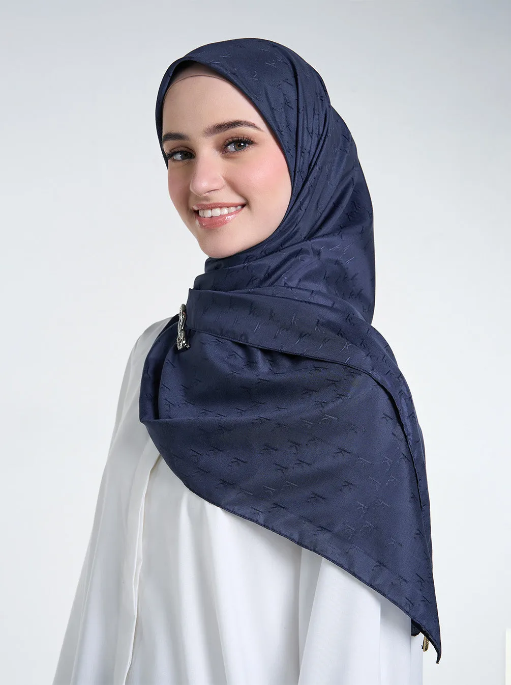 AIRY JACQUARD VOILE SCARF PLAIN DARK INDIGO